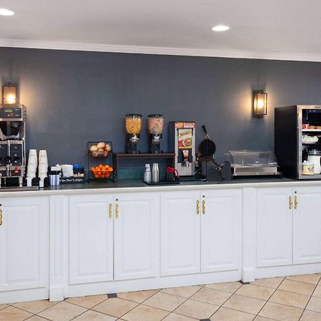 La Quinta Inn By Wyndham Cleveland Independence Exterior photo
