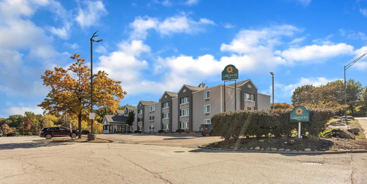 La Quinta Inn By Wyndham Cleveland Independence Exterior photo
