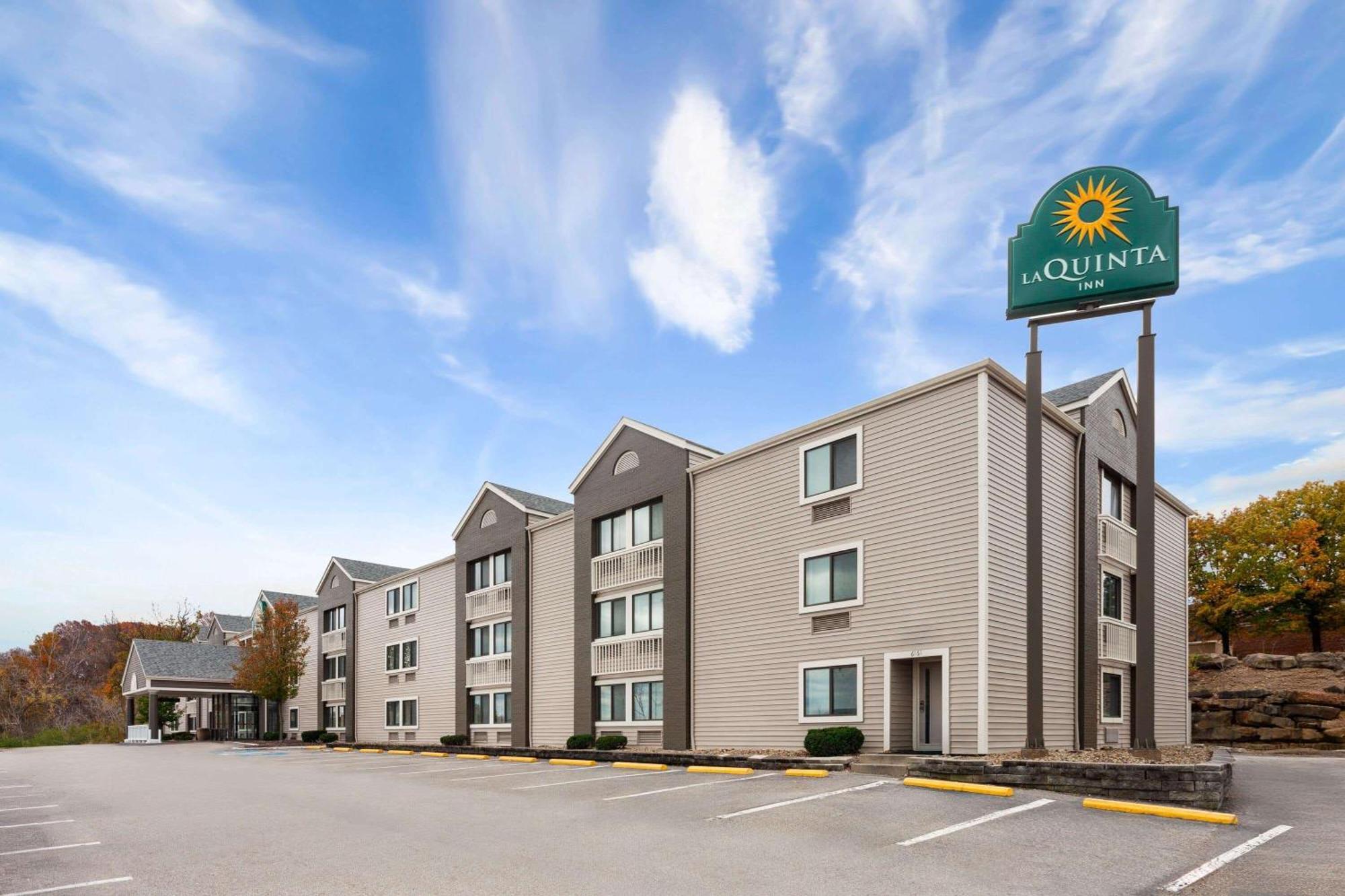 La Quinta Inn By Wyndham Cleveland Independence Exterior photo